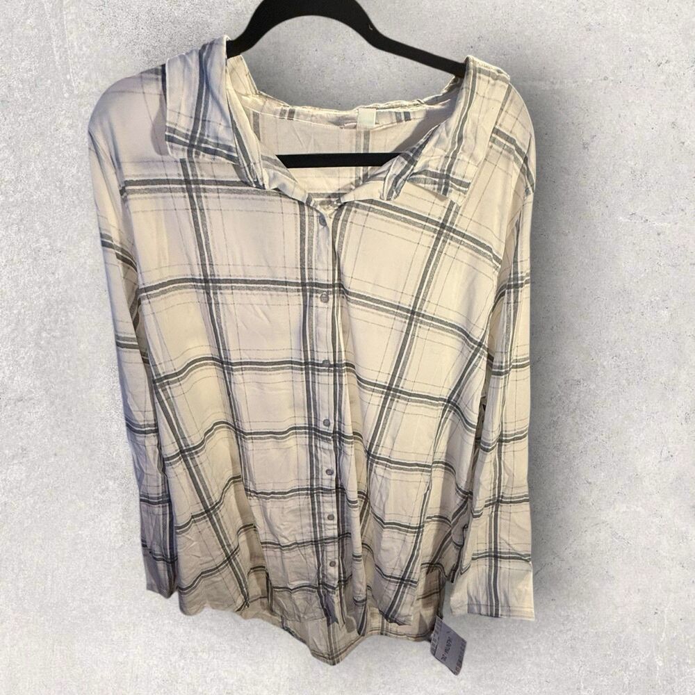 Lularoe Valentina 2XL-Long Sleeve Button Up Shirt White  And Gray Plaid NWT